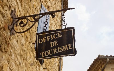 Les peluches personnalisées pour les offices de tourisme