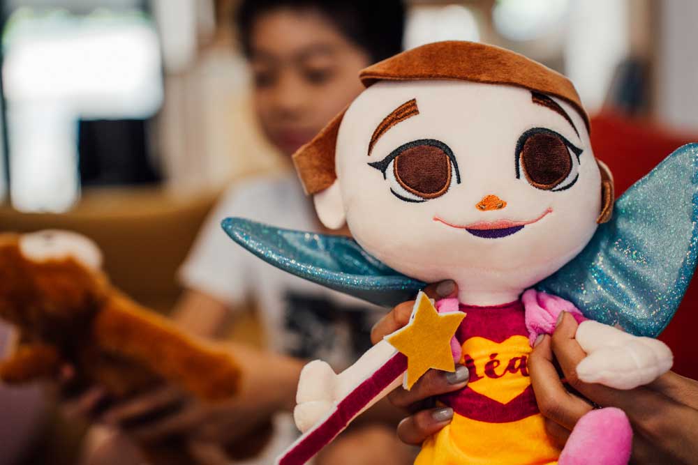 peluche fée pour l'association réalisé sur mesure